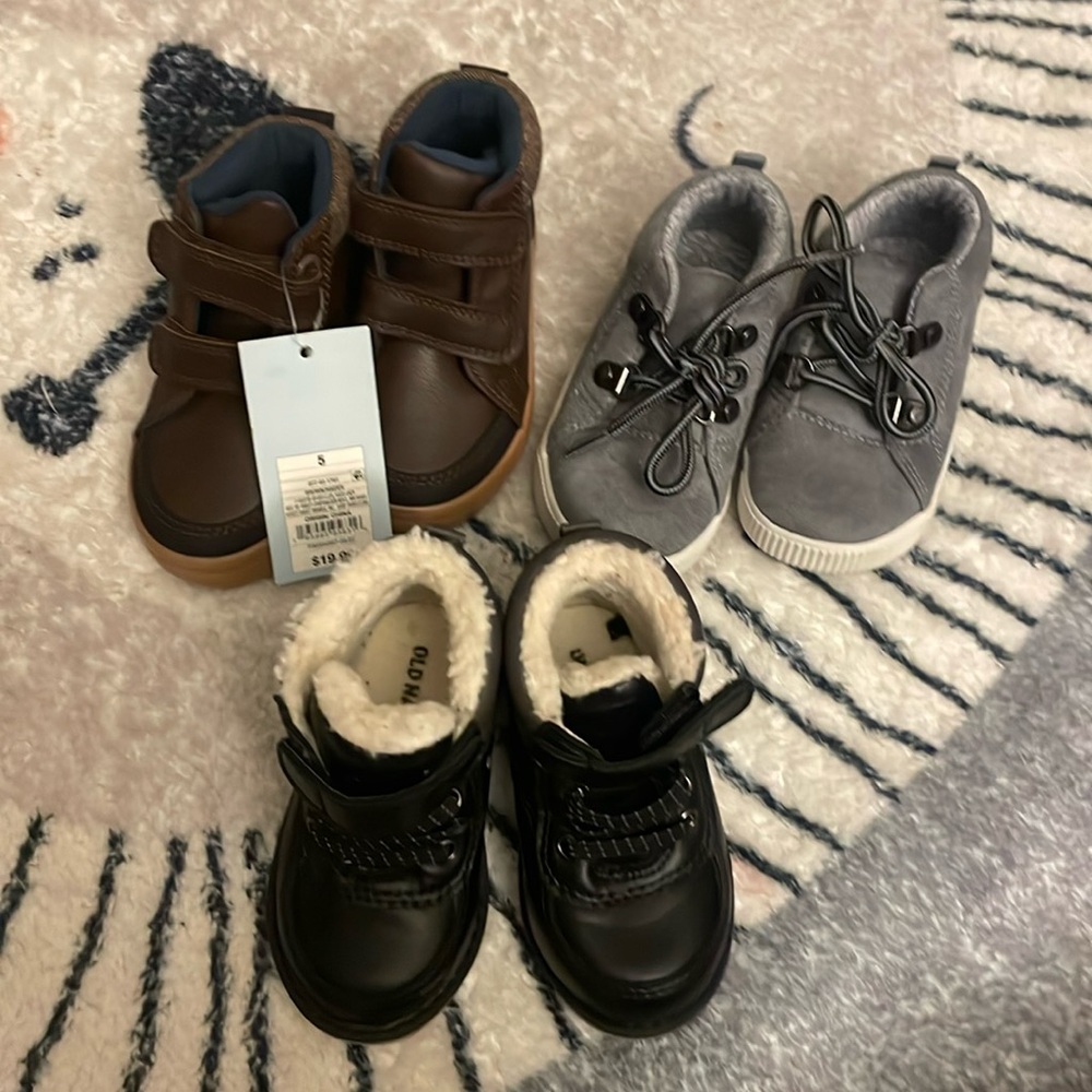 Toddler boy winter shoe bundle like new size 5